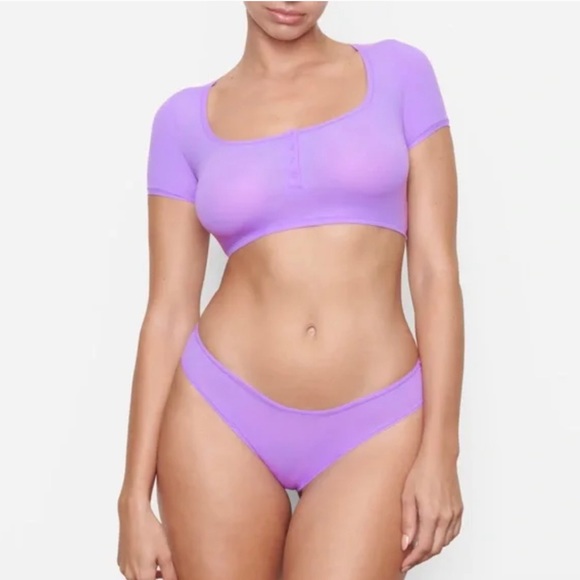 SKIMS Tops - 💜RARE ULTRA VIOLET FITS EVERYBODY HENLEY CROP TOP.💜